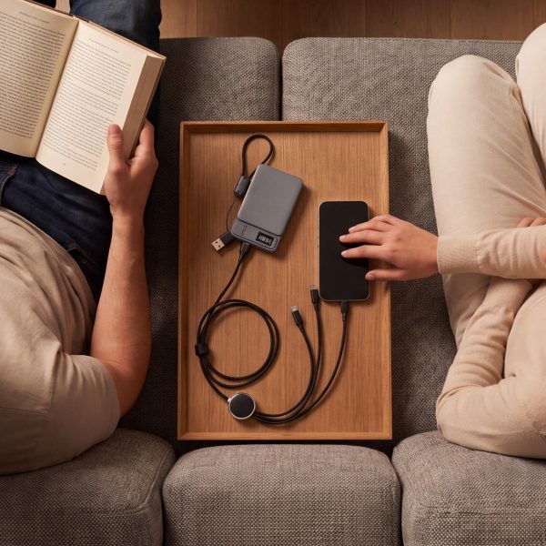 Aetheris 120 cm multi-charging cable arranged beside mobile devices on a work desk